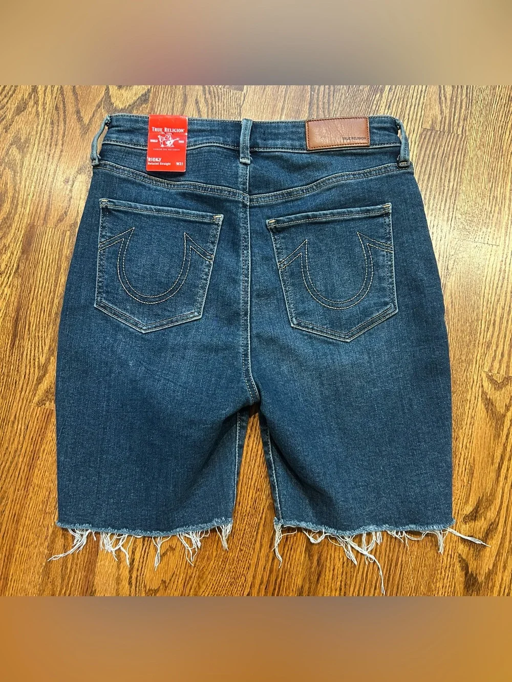 True Religion Ricky Relaxed Straight Mid Rise Cut Off Shorts 31x7 NEW Denim Blue